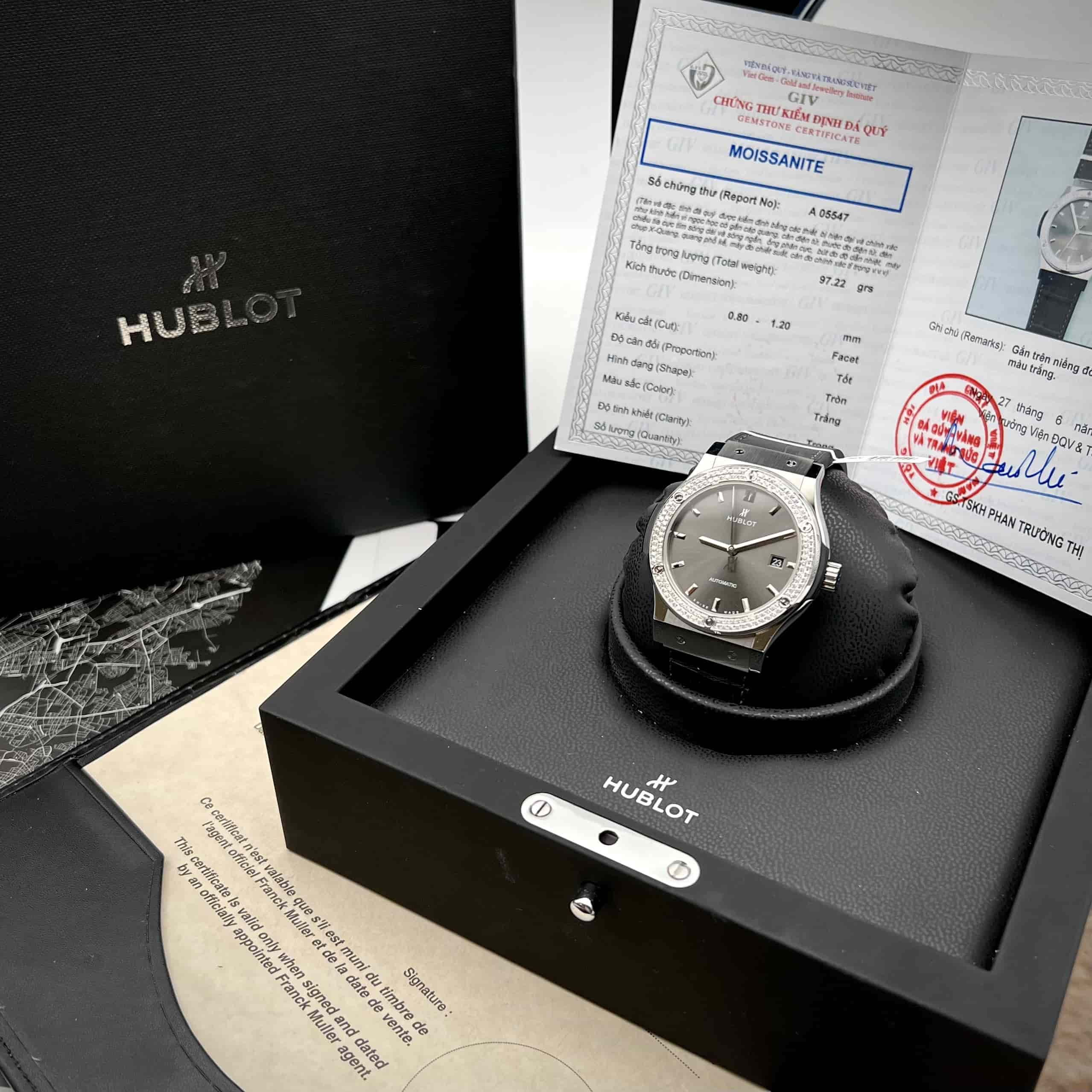 Mẫu Đồng Hồ Hublot Classic Fusion Titanium Diamonds 42mm