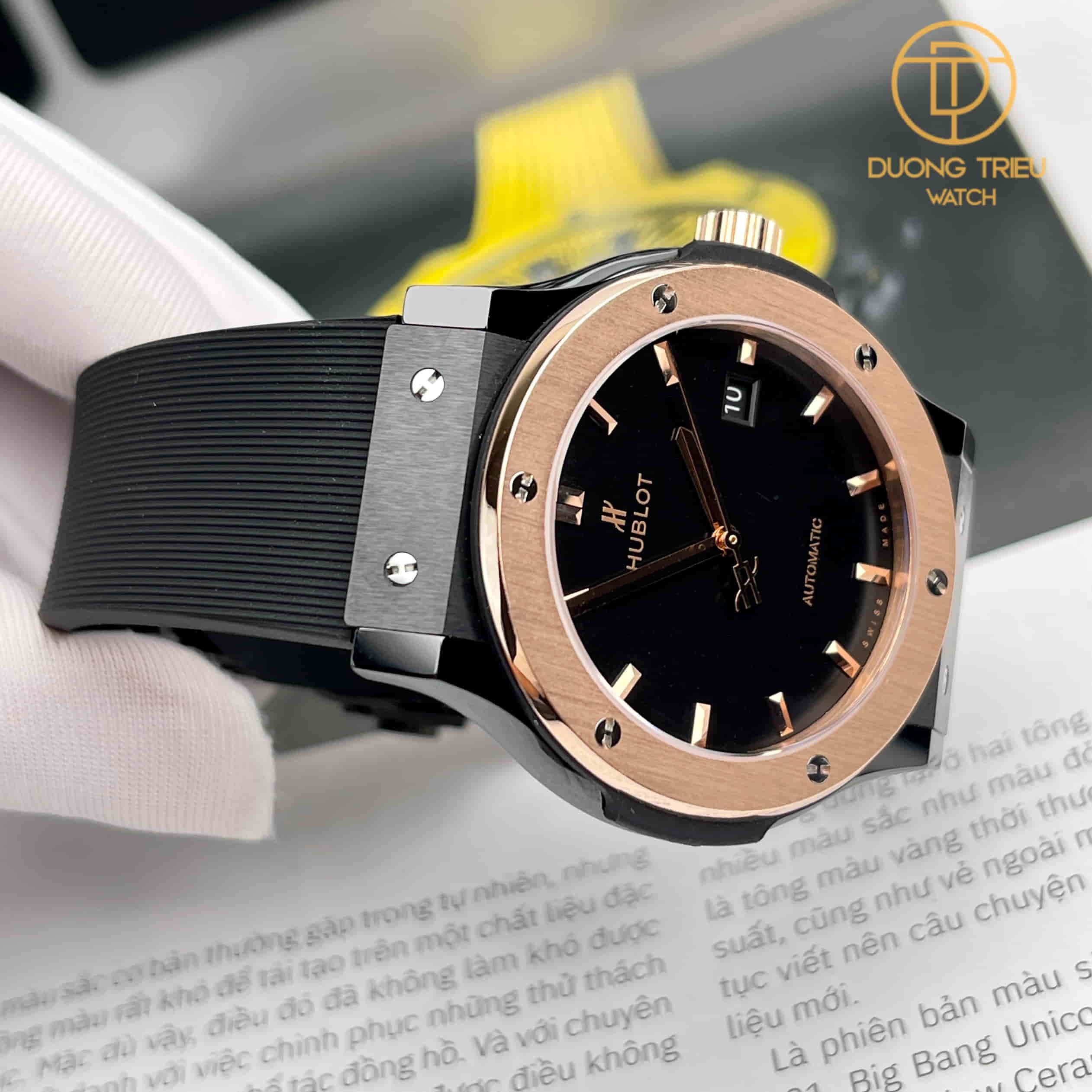 Đồng Hồ HUBLOT Classic Fusion 42mm Ceramic Demi Rose Gold Niềng Vàng nguyên khối 18k 21 Đồng Hồ HUBLOT Classic Fusion 42mm Ceramic Demi Rose Gold Niềng Vàng nguyên khối 18k