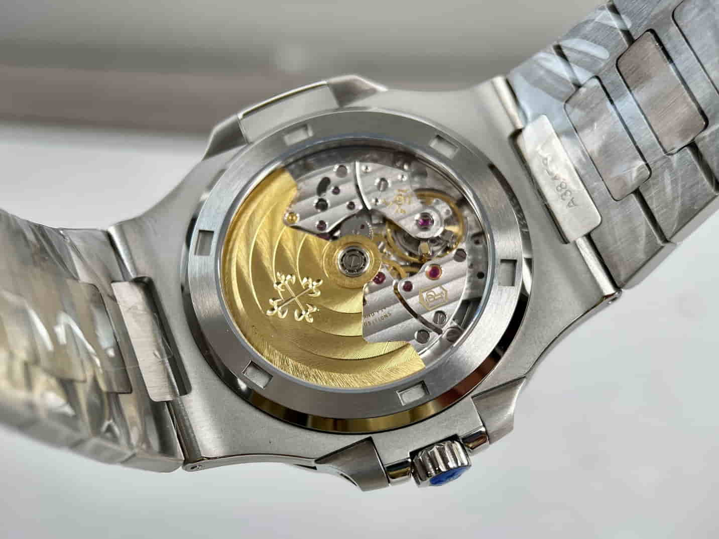 Giới thiệu về mẫu đồng hồ Patek Philippe Nautilus 5711 The Best Quality Replica