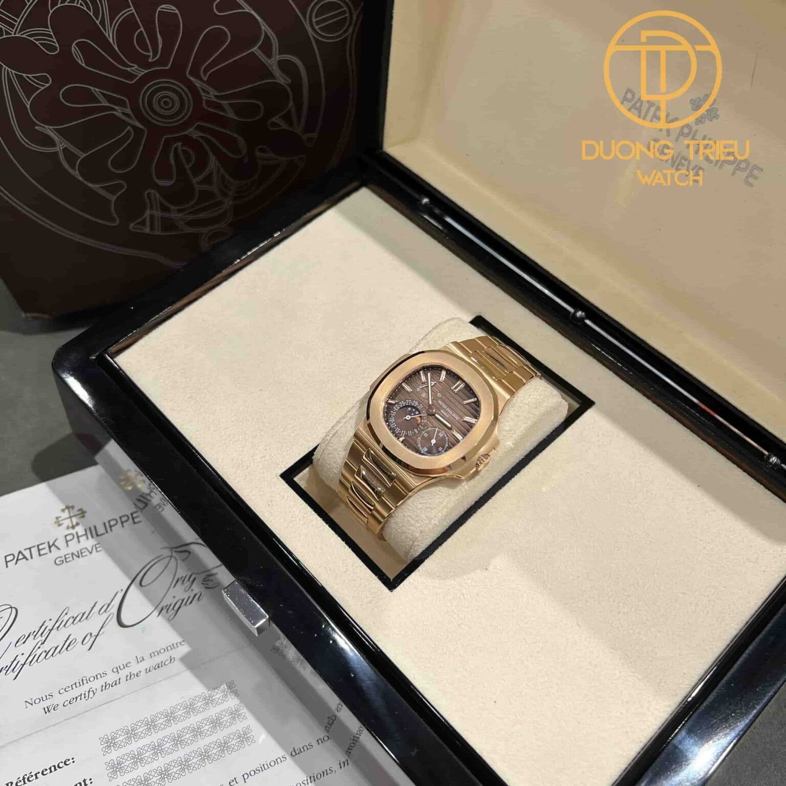 Đồng hồ Patek Philippe 5712 vàng nguyên khối 18k