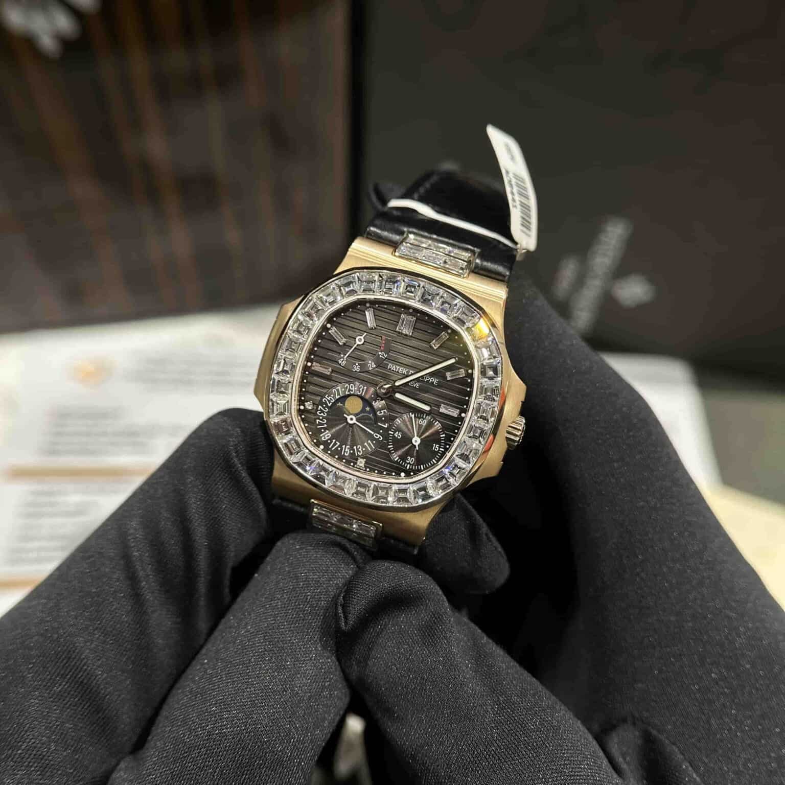 Đồng hồ Patek Philippe Nautilus 5724