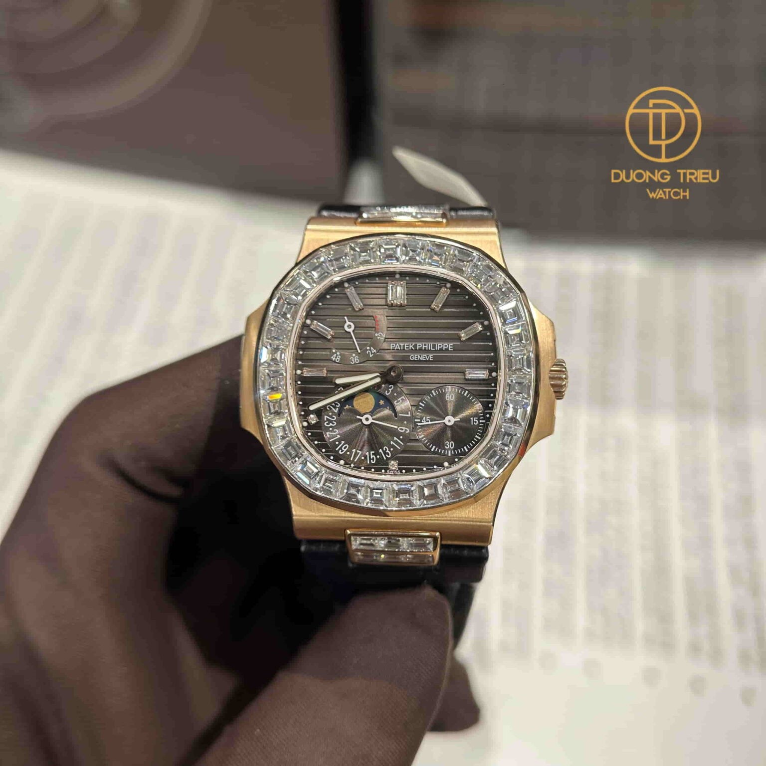 Đồng hồ Patek Philippe Nautilus 5724