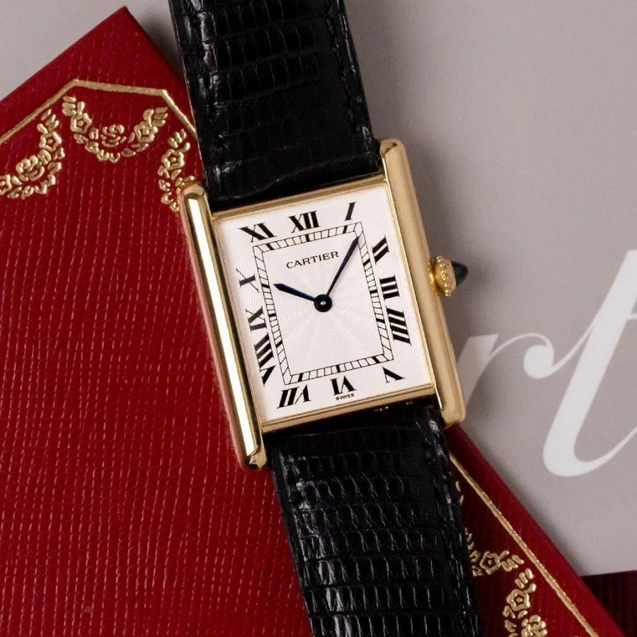 Giải mã sức hút của các bộ sưu tập đồng hồ Cartier mặt vuông - hình 2