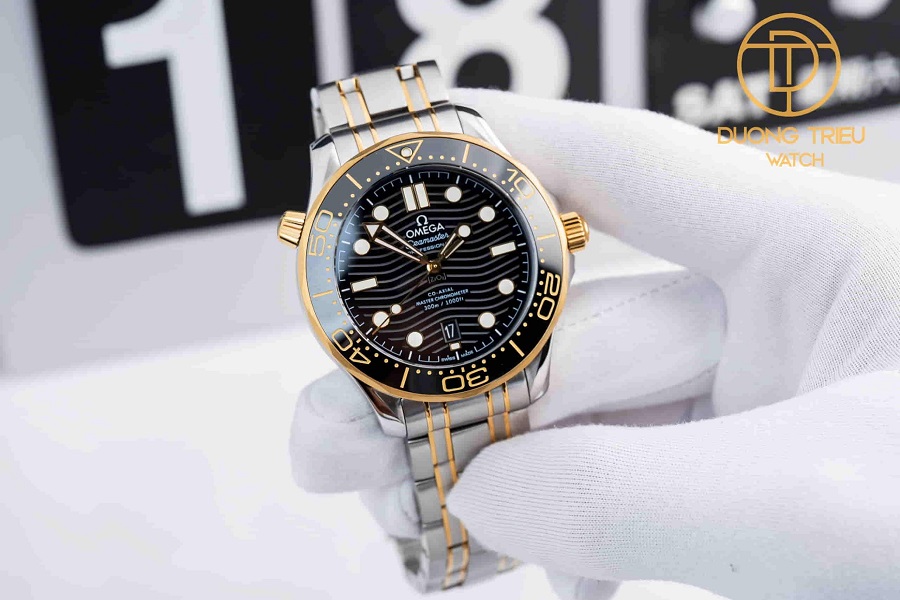 Đánh giá đồng hồ Omega Seamaster 300 chi tiết, top mẫu bán chạy - hình 7